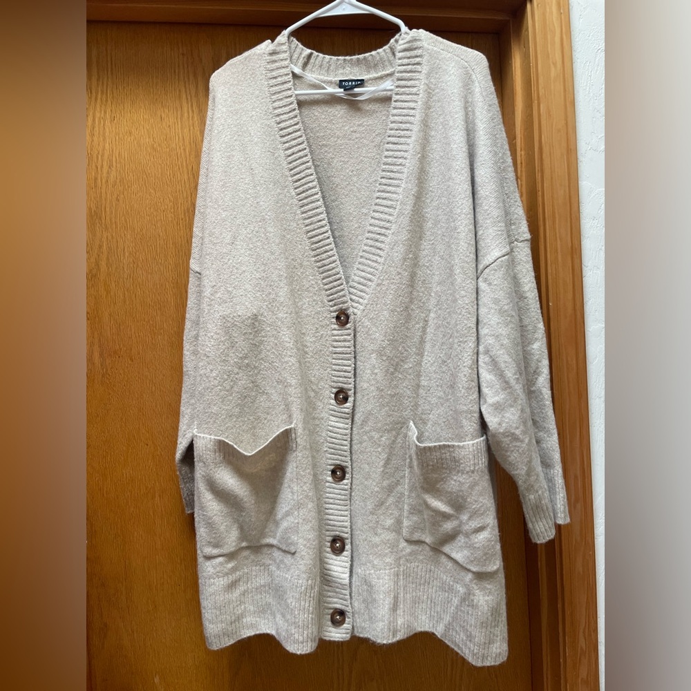Torrid cream cardigan size 4